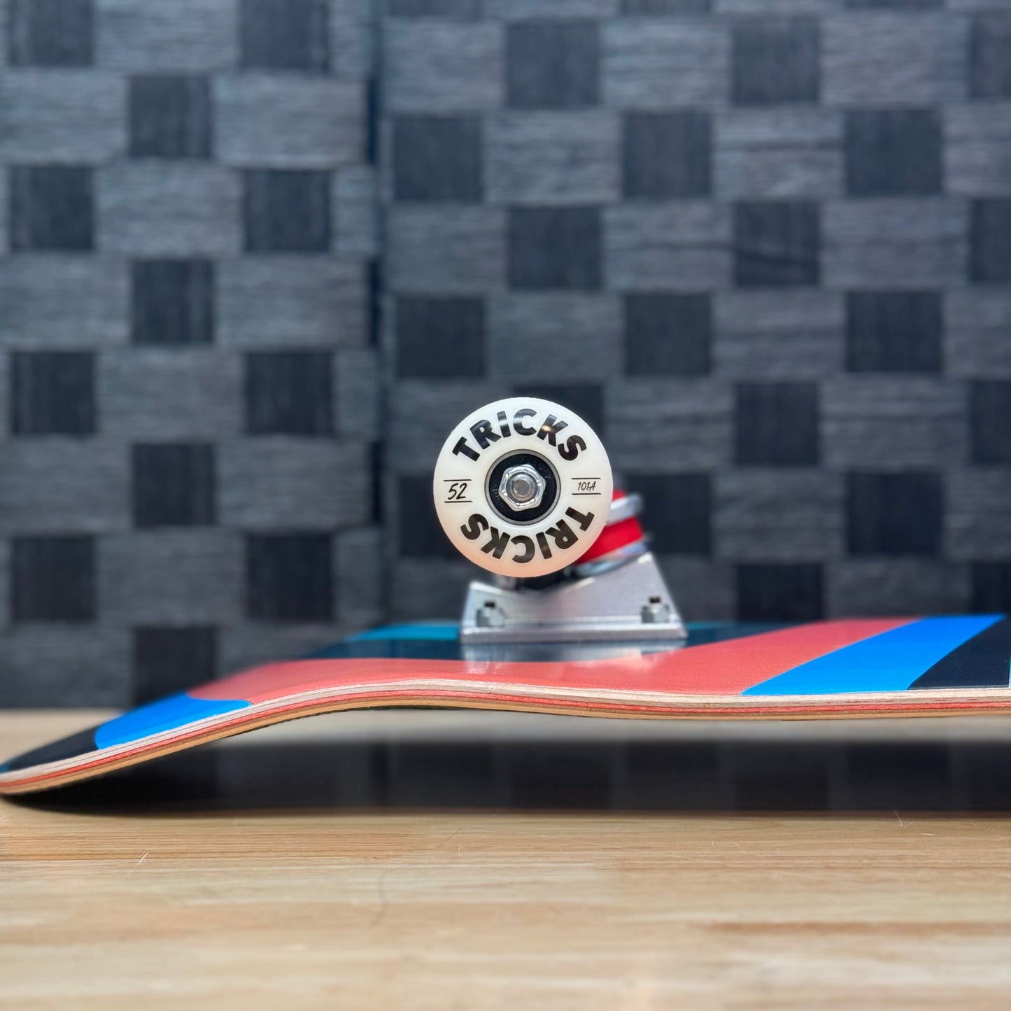 Tricks Skateboard, Complete with Trucks Wheels and Bearings